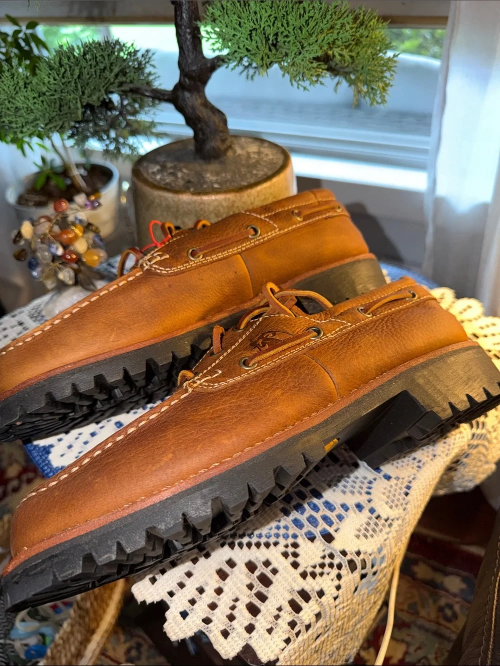 Rocky Men’s 9.5 Leather Boat Shoes Brown Vibram Lug Sole Moc Toe.